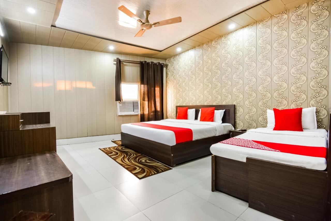 Oyo 46152 Hotel Neelam Karnal Exterior photo